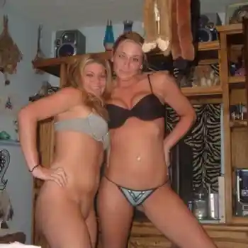 SpicyLesbians